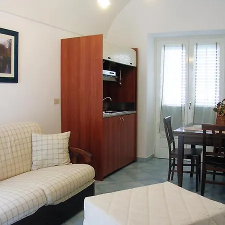 Al Poggio Antico Apart Otel 2*