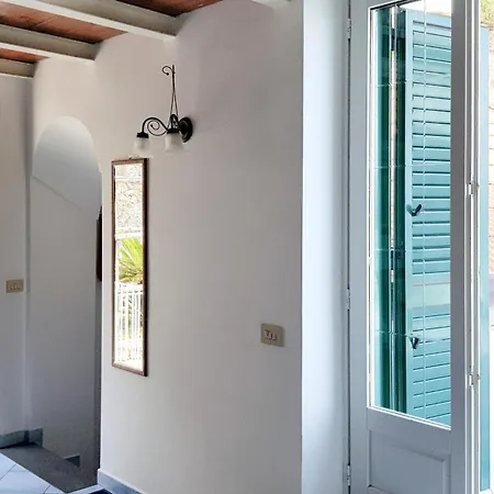 Al Poggio Antico Apartmanhotel